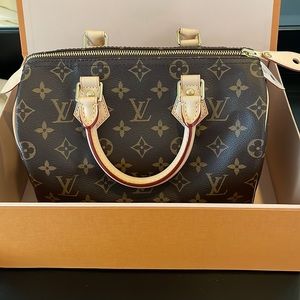 Worn once, Louis Vuitton Speedy 25!